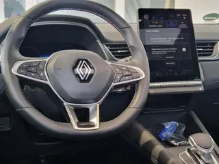 Foto 18 van Renault Captur 1.6 E-Tech full hybrid 145 esprit Alpine | TREKHAAK | SCHUIF/KANTEL DAK | HARMAN KARD