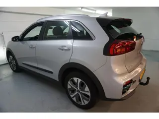 Foto 16 van Kia E-Niro DynamicLine 64 kWh €14950/ CAMERA / NAP
