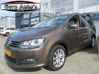 Volkswagen Sharan 1.4 TSI Highline automaat nl-auto panorama dak ,half leder, trekhaak etc