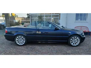 Foto 13 van BMW 3-serie Cabrio 318Ci Special Executive 90 % BMW Dealeronderhouden. Prachtige auto.