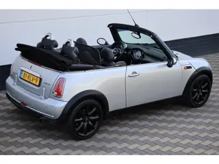 Foto 13 van Mini Cabrio 1.6 Cooper Leer en ijskoude airco !!!