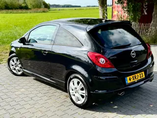 Foto 17 van Opel Corsa 1.2-16V BlitZ Stoel-&Stuurverwarming Dealer onderhouden