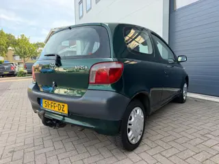 Foto 19 van Toyota Yaris 1.0-16V VVT-i Terra/Radio/Trekhaak