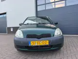 Foto 27 van Toyota Yaris 1.0-16V VVT-i Terra/Radio/Trekhaak