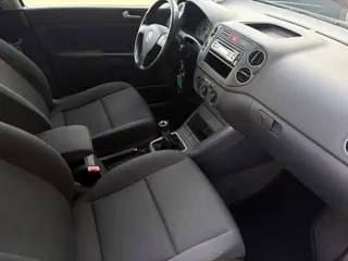 Foto 16 van Volkswagen Golf Plus 1.6 FSI Comfortline Business AIRCO SPORTVELGEN
