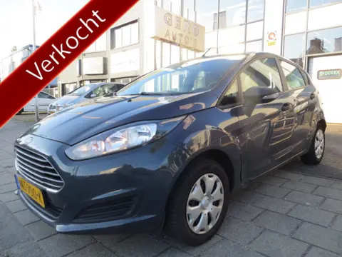 Ford Fiesta 1.25 Titanium 5 deurs let op rijdbare schade ! zie foto`s