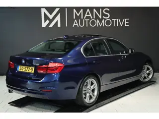 Foto 15 van BMW 3-serie 318i High Executive / SCHUIFDAK / LEDER / CARPLAY / STOELVERW