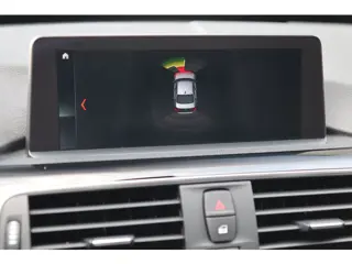 Foto 19 van BMW 3-serie 318i High Executive / SCHUIFDAK / LEDER / CARPLAY / STOELVERW