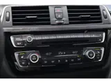 Foto 22 van BMW 3-serie 318i High Executive / SCHUIFDAK / LEDER / CARPLAY / STOELVERW