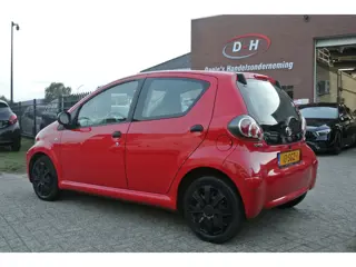 Foto 16 van Toyota Aygo 1.0-12V Now airco inruil mogelijk nap