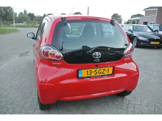 Foto 15 van Toyota Aygo 1.0-12V Now airco inruil mogelijk nap