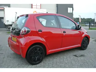 Foto 14 van Toyota Aygo 1.0-12V Now airco inruil mogelijk nap