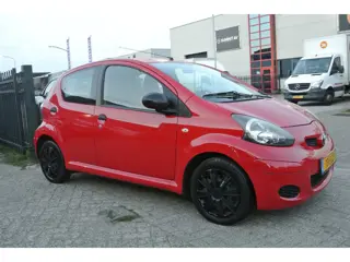 Foto 13 van Toyota Aygo 1.0-12V Now airco inruil mogelijk nap