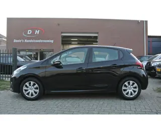 Foto 12 van Peugeot 208 1.2 PureTech Blue Lease airco apk 15-06-2027 inruil mogelijk nap