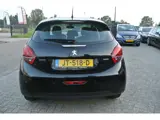 Foto 29 van Peugeot 208 1.2 PureTech Blue Lease airco apk 15-06-2027 inruil mogelijk nap