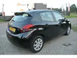 Foto 28 van Peugeot 208 1.2 PureTech Blue Lease airco apk 15-06-2027 inruil mogelijk nap