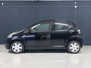 Foto 14 van Toyota Aygo 1.0 | 2010 | 5-deurs | Airco | Elektrische ramen | Centrale deurvergrendeling met afstan