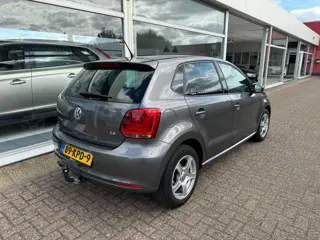 Foto 15 van Volkswagen Polo 1.4-16V Highline | 3e eigenaar | Airco | Trekhaak | Parkeersensoren | Cruise control