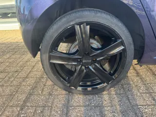 Foto 19 van Volkswagen Up! 1.0 move up! BlueMotion | Airco | Elektrische ramen | Nieuwe APK | NAP |