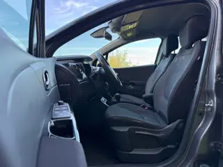 Foto 16 van Renault Captur 1.2 TCe Dynamique Automaat | Camera | Navi | Key-Less | Trekhaak | Clima | 17" Velgen