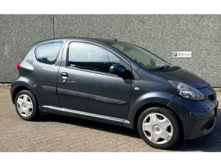 Foto 13 van Toyota Aygo 1.0-12V | grijs NAP|Airco|