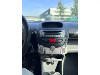 Foto 19 van Toyota Aygo 1.0-12V | grijs NAP|Airco|