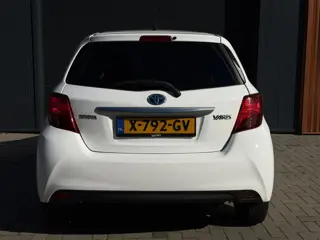 Foto 16 van Toyota Yaris 1.0 VVT-i Comfort|Airco|Scherm|Bluetooth|Elektrische Ramen