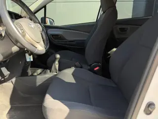 Foto 20 van Toyota Yaris 1.0 VVT-i Comfort|Airco|Scherm|Bluetooth|Elektrische Ramen