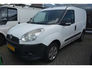 Fiat Doblò Cargo 1.3 MultiJet Actual Koppeling slecht !