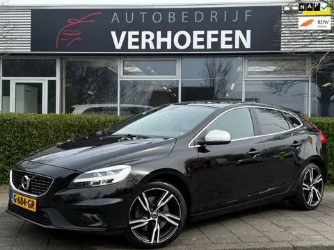 Volvo V40 1.5 T3 Polar+ Sport - AUTOMAAT - PANODAK - ZWART LEDER - STOEL VERW - PARKEER CAMERA / HUL