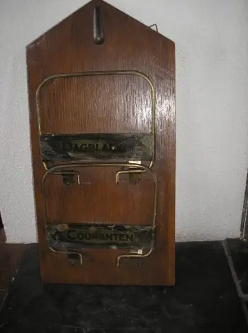 Brieven- tijdschriften- krantenhanger