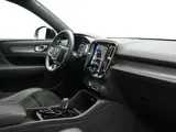 Foto 25 van Volvo XC40 T5 Recharge R-Design PHEV 262pk | Panodak | Adaptive Cruise | Camera | Alcantara Sportsto