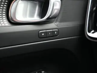 Foto 11 van Volvo XC40 T5 Recharge R-Design PHEV 262pk | Panodak | Adaptive Cruise | Camera | Alcantara Sportsto