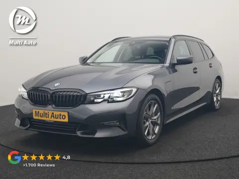 BMW 3 Serie Touring 330e Sportline PHEV 293pk Dealer O.H | Trekhaak Af Fabriek | Camera | Cruise Con