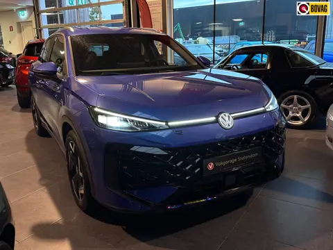 Volkswagen T-Roc 1.5 eTsi 150pk R-Line|Matrix LED|Keyless|ACC|Winterpakket|Elektr Kofferklep|Camera