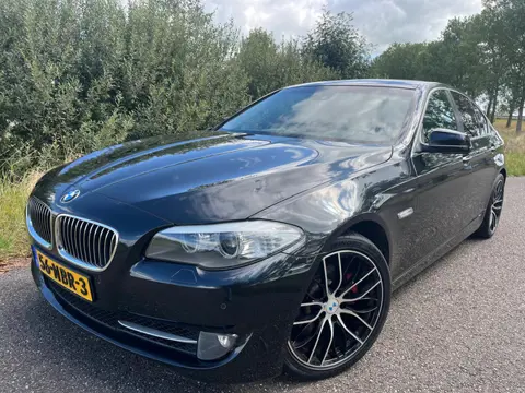 BMW 5-serie 523i | Automaat | Clima | Cruise | Bluetooth | Lederen bekleding | Stoelverw. | APK augu