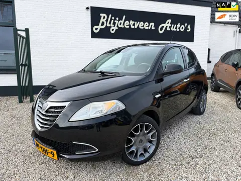 Lancia Ypsilon 1.2 Platinum Airco | Cruise Control| Parkeersensoren | LM