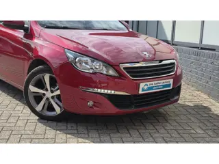 Foto 13 van Peugeot 308 1.2 PureTech Allure Nieuwe Distributieriem!