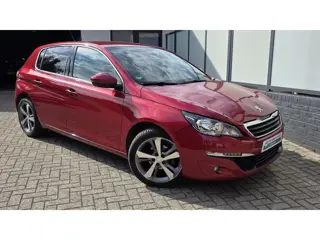 Foto 14 van Peugeot 308 1.2 PureTech Allure Nieuwe Distributieriem!