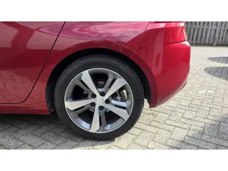 Foto 11 van Peugeot 308 1.2 PureTech Allure Nieuwe Distributieriem!