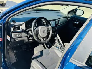 Foto 18 van Kia Niro 1.6 GDi Hybrid BusinessLine NL-dealerauto | Trekhaak | Leder | Stoel- & Stuurverw.