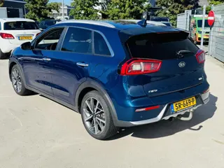 Foto 17 van Kia Niro 1.6 GDi Hybrid BusinessLine NL-dealerauto | Trekhaak | Leder | Stoel- & Stuurverw.