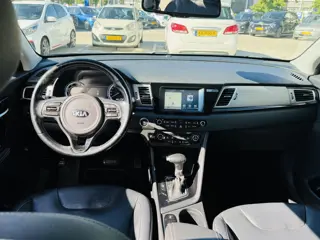 Foto 16 van Kia Niro 1.6 GDi Hybrid BusinessLine NL-dealerauto | Trekhaak | Leder | Stoel- & Stuurverw.