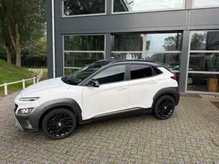 Foto 20 van Hyundai KONA 1.6 GDI HEV Fashion two tone - camera