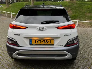 Foto 17 van Hyundai KONA 1.6 GDI HEV Fashion two tone - camera