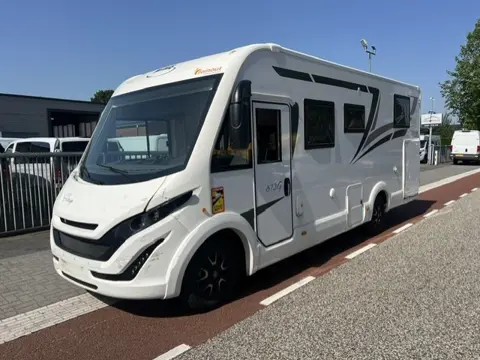 McLouis SOVEREIGN 873 INTEGRALE LENGTE BED HEFBED AUTOMAAT
