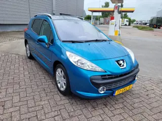 Foto 17 van Peugeot 207 SW 1.6 VTi XS Panoramadak (bj 2008)