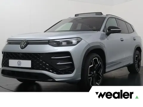 Volkswagen Tayron 1.5 eHybrid R-Line Edition | 204 PK | SoH 100% | Panoramadak | Area View 360 grade