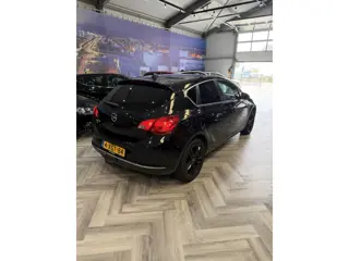Foto 18 van Opel Astra 1.4 Turbo Blitz