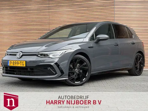 Volkswagen Golf 1.5 eTSI R-Line Business+ Trekhaak / Carpay / stoel-stuurverwarming / Camera